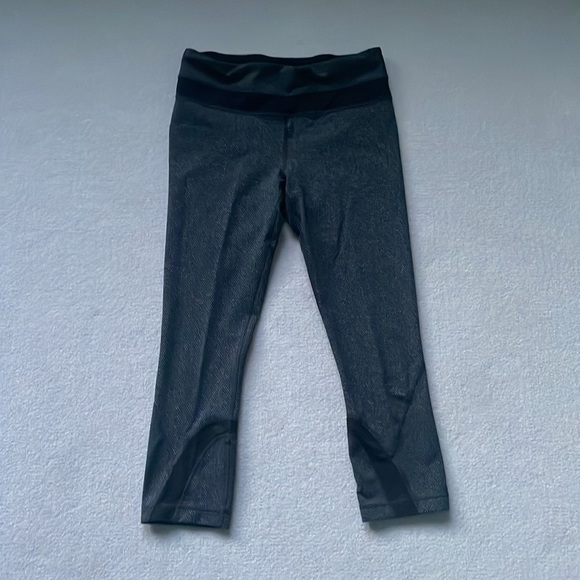 Lululemon Inspire Crop II *All Luxtreme - Picture 7 of 9